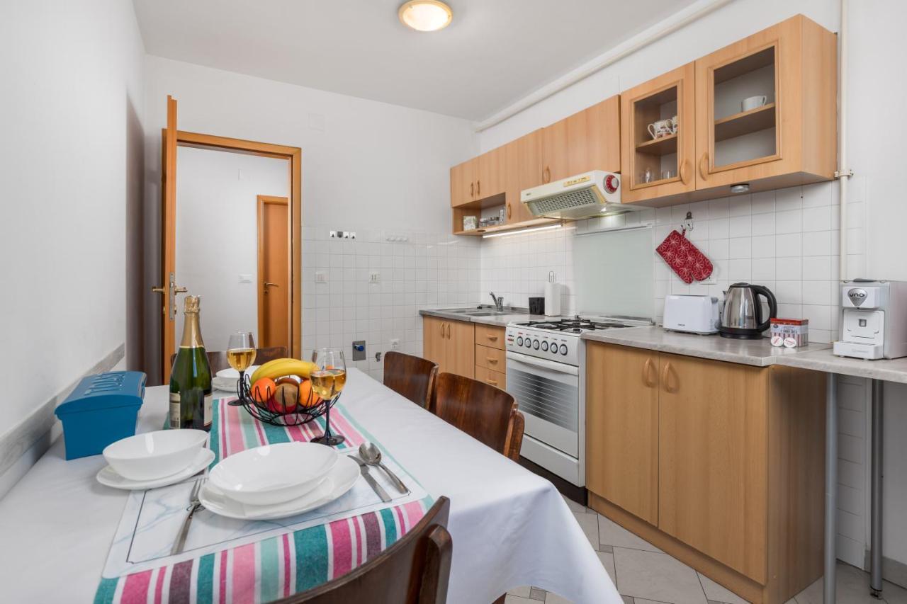 Apartman Iris 2 -Rijeka Apartment Bagian luar foto